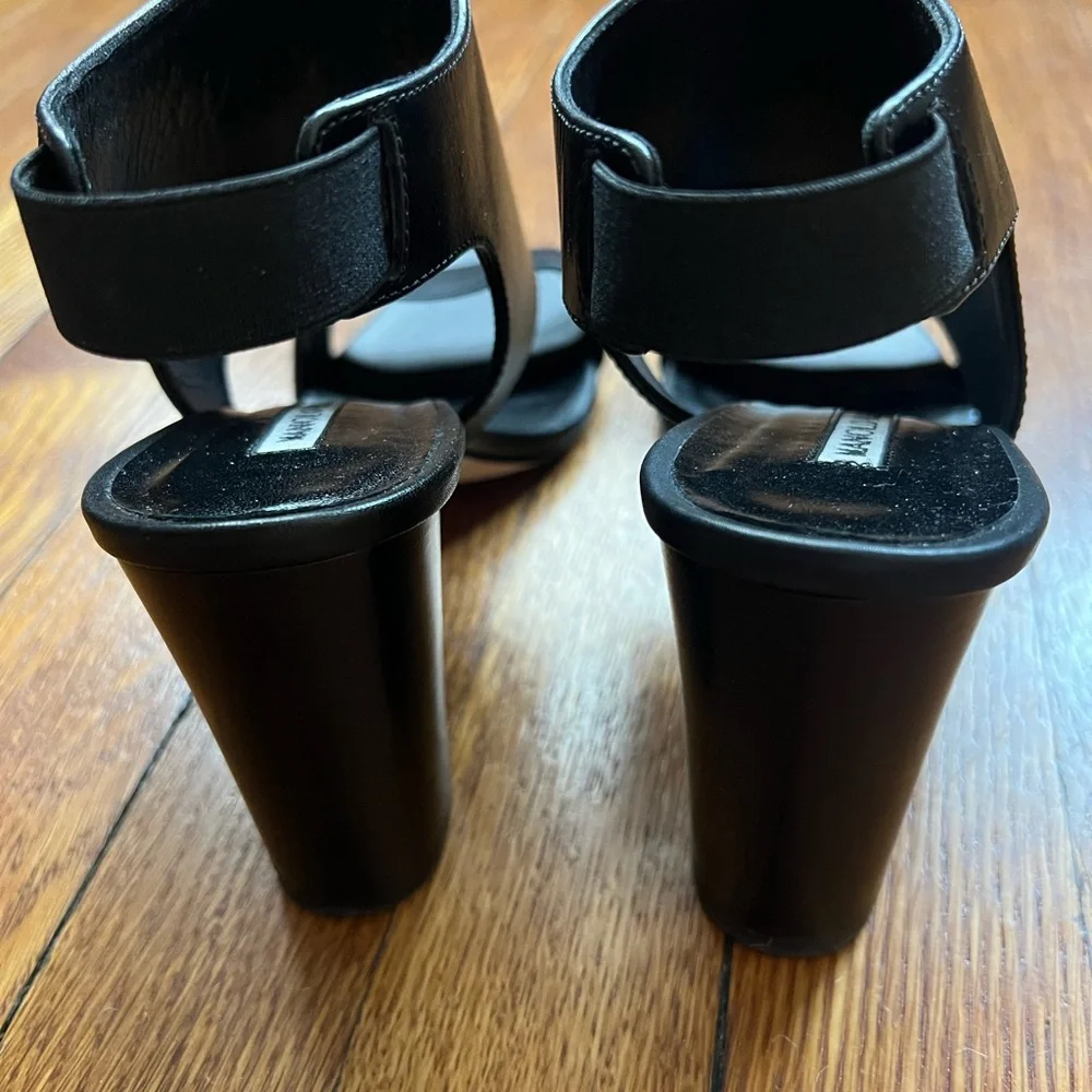 Manolo Blahnik Loyal Black Calf Leather Size 37-1/2 - Picture 6 of 8
